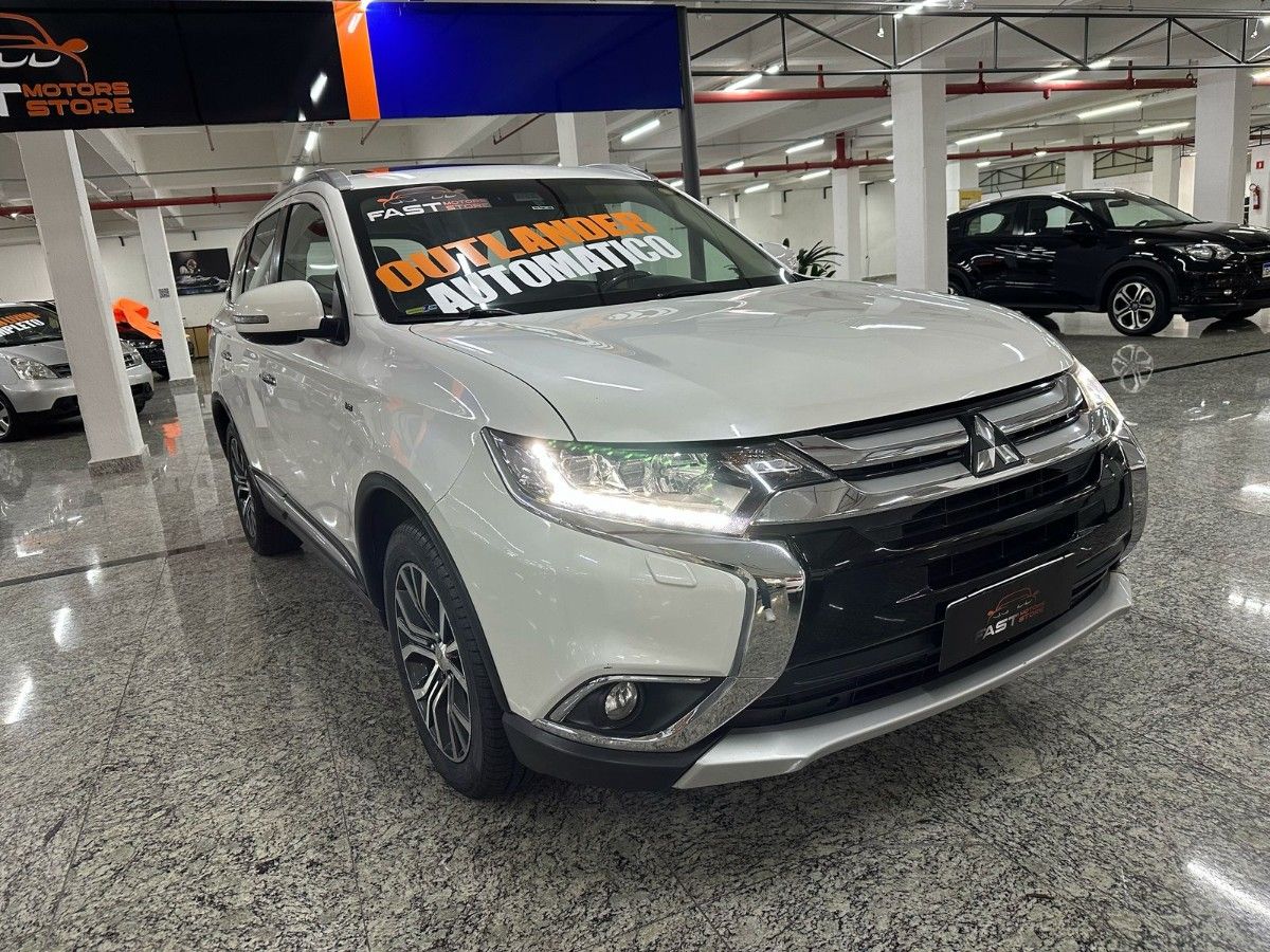 MITSUBISHI OUTLANDER 3.0 GT 4X4 V6 24V GASOLINA 4P AUTOMÁTICO