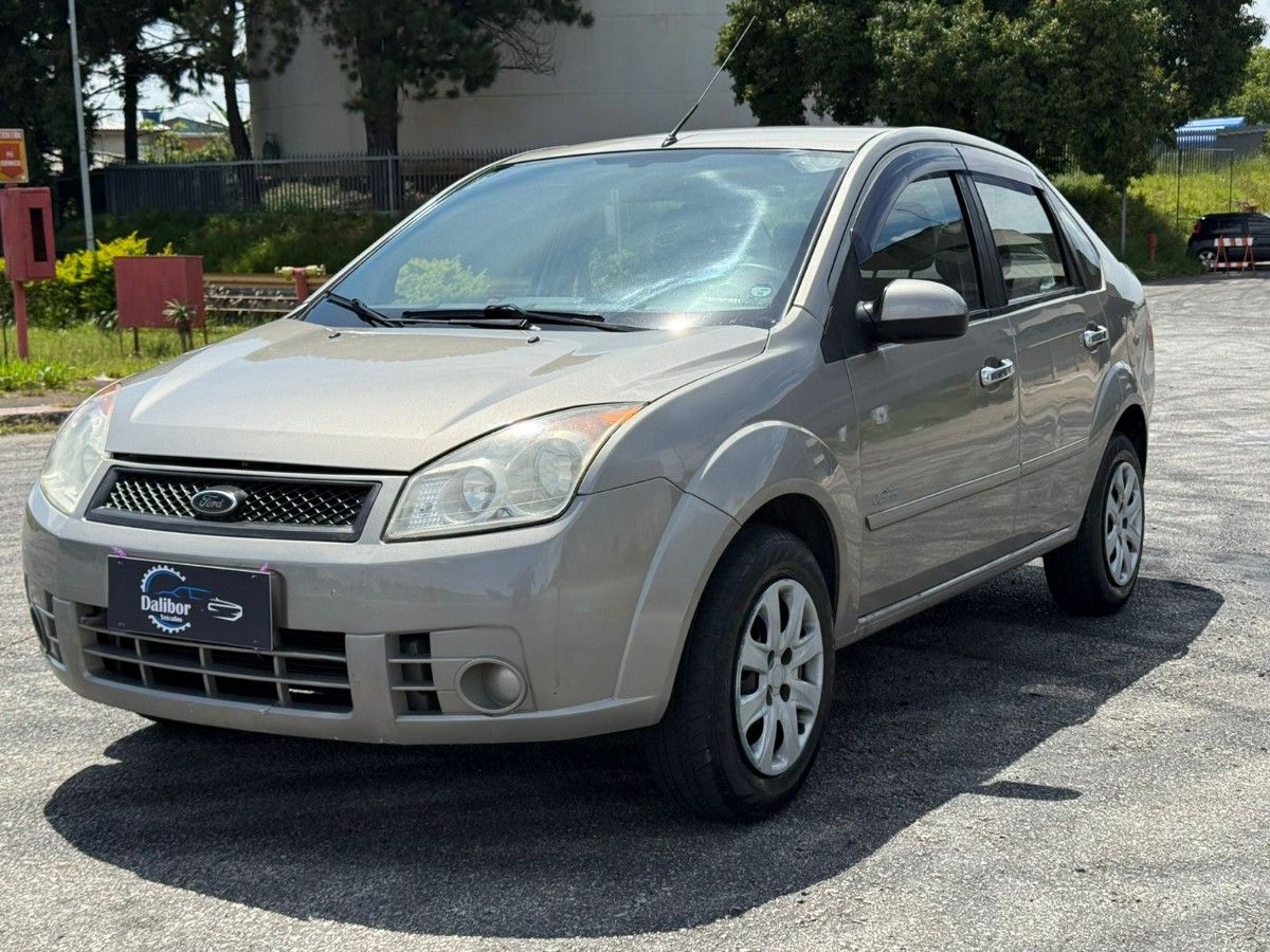 FORD FIESTA SEDAN 1.6