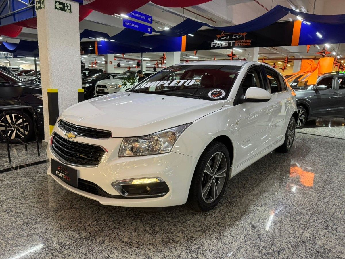 Cruze Hatch