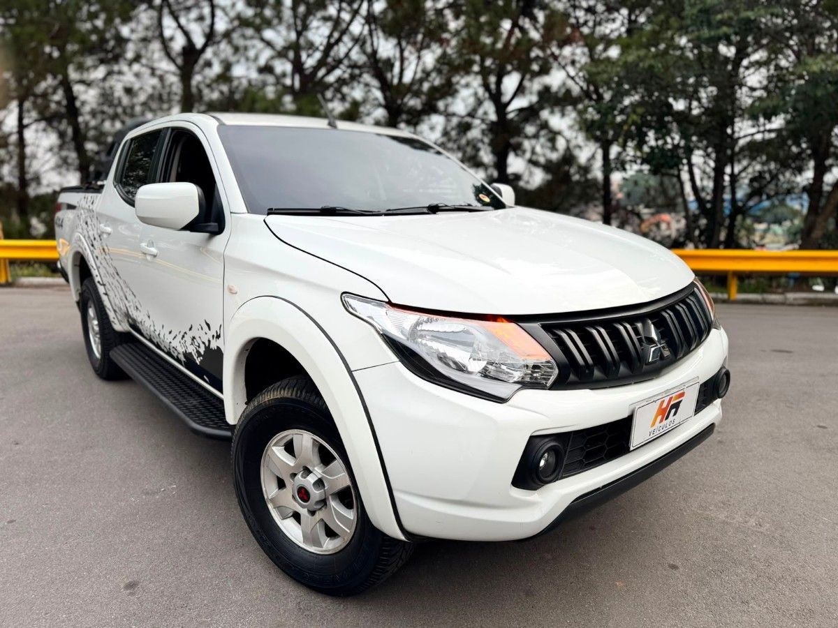 L200 Triton Sport GLX 2.4 CD Diesel Mec.