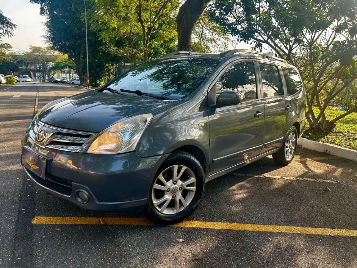 NISSAN GRAND LIVINA - 2013 1.8 SL 16V FLEX 4P AUTOMÁTICO