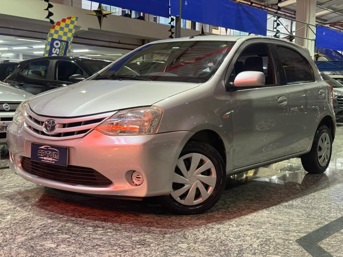 TOYOTA ETIOS 2013